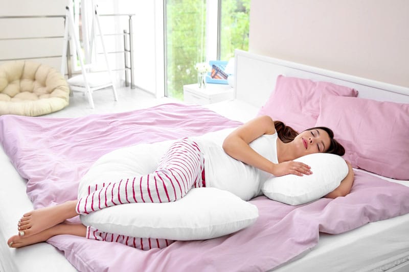 Best Pregnancy Pillow on Amazon - [Review & Buyer’s Guide]