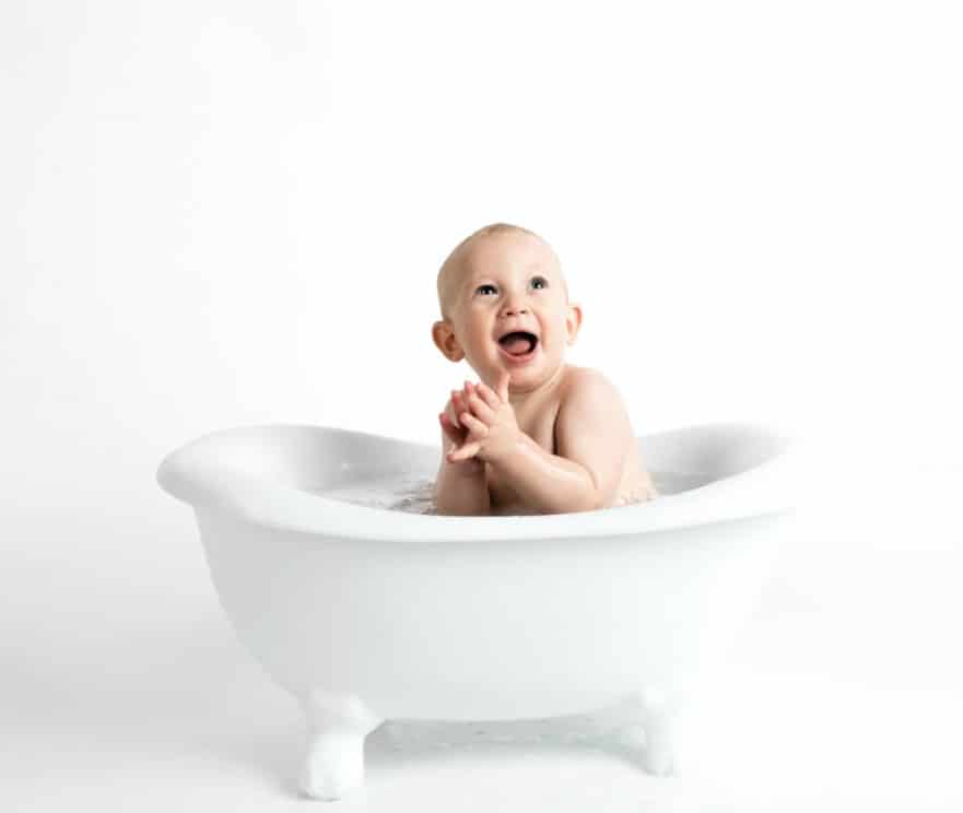 baby bath tub with temperature indicator
